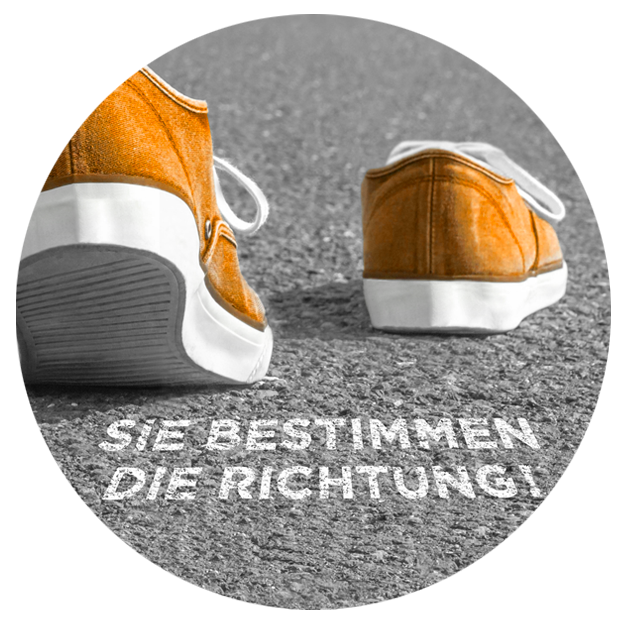 pia_therapie_bei_hochfunktionalem_Autismus_img1 Foto mit zwei Schuhen und dem Text "Sie bestimmen die Richtung"
